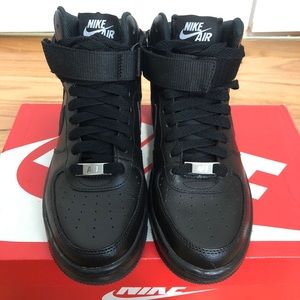 NIKE AIR FORCE 1s / NEW / US 6 EUR 36.5 / BLACK